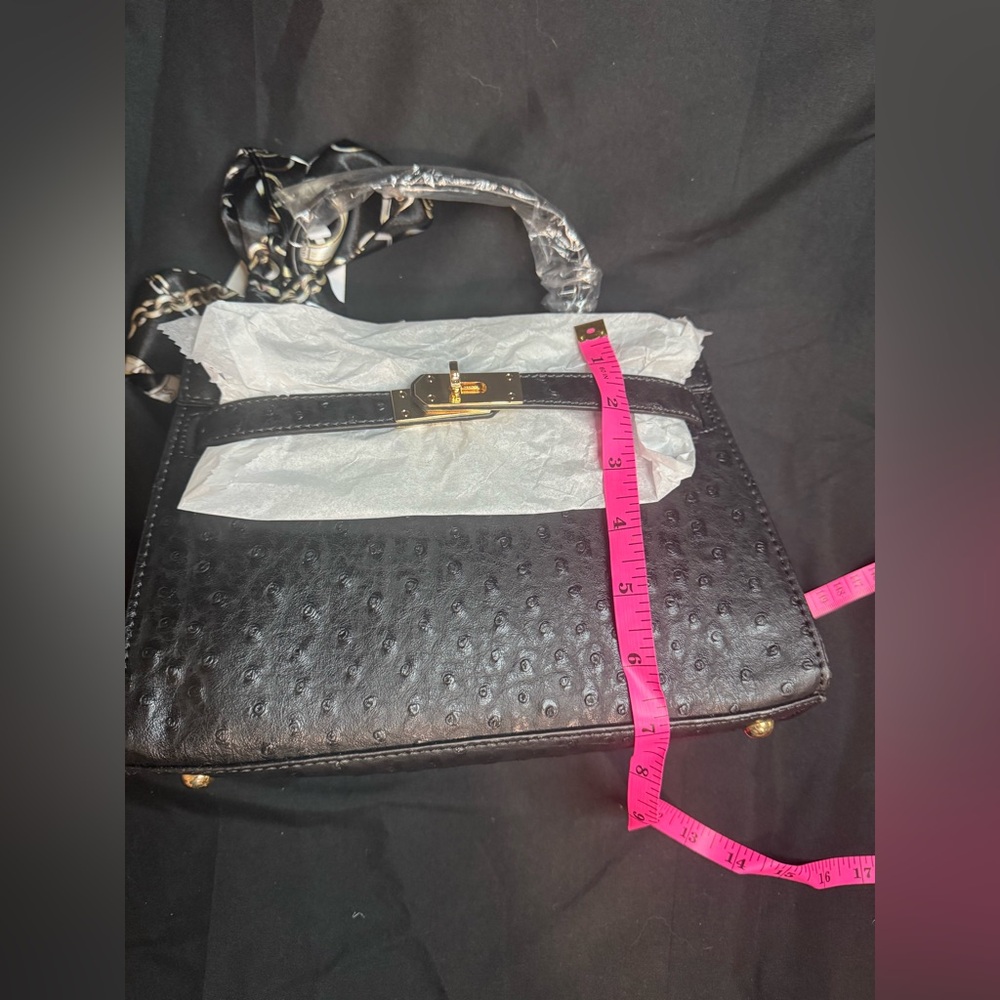 Elegant Black Handbag - Picture 6 of 6